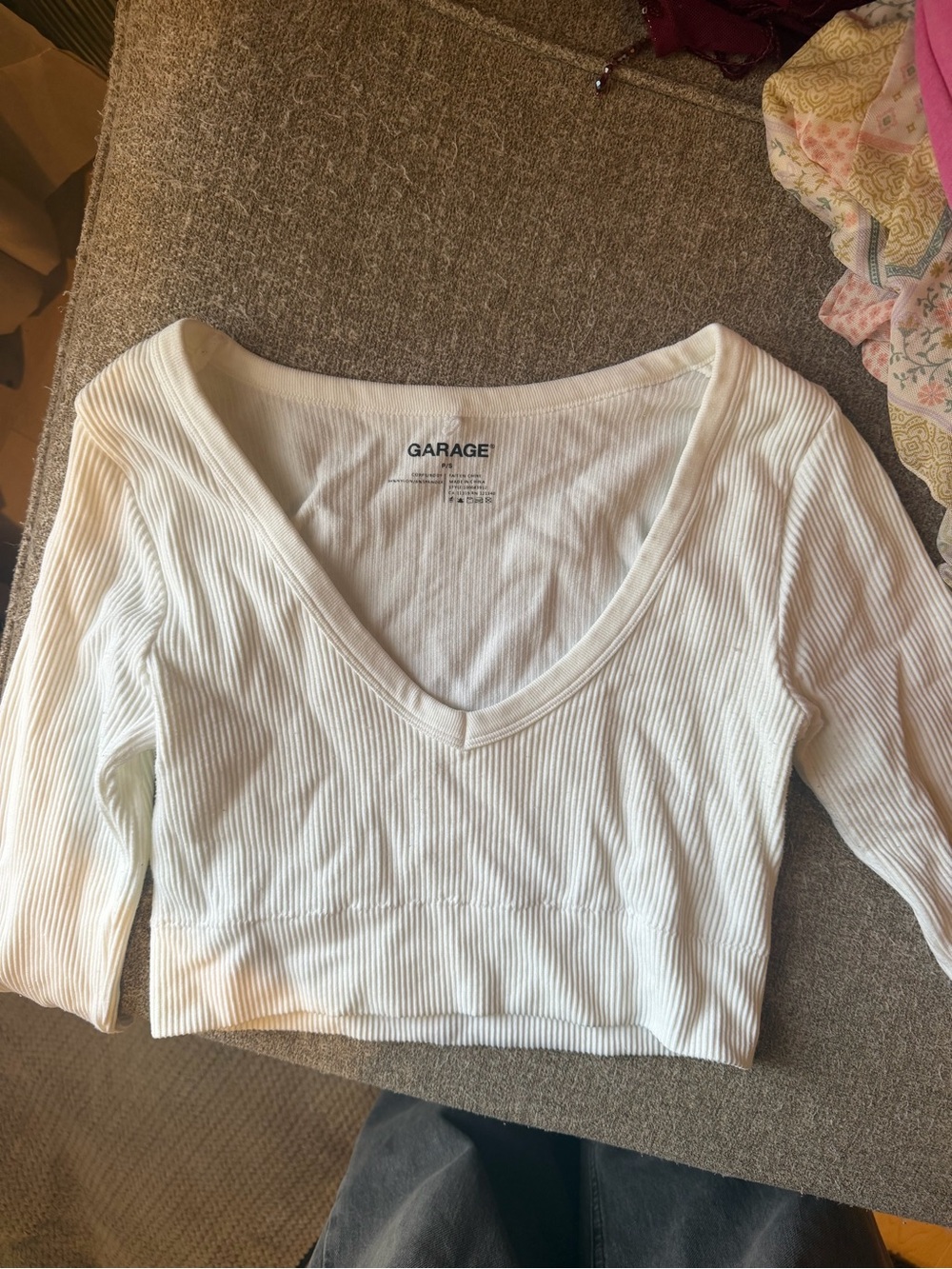 Garage Women's White Ribbed V-Neck Top longsleeve